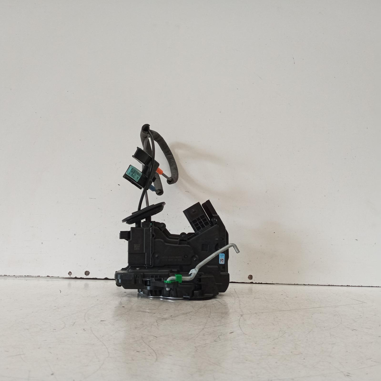 View Auto part Door/Boot/Gate Lock Kia Cerato 2024