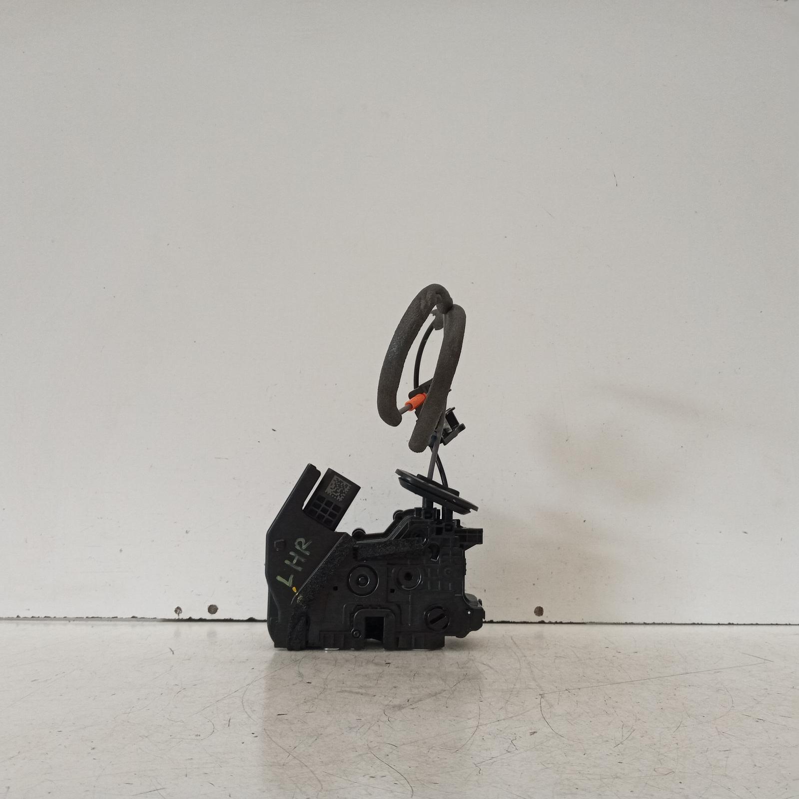 View Auto part Door/Boot/Gate Lock Kia Cerato 2024