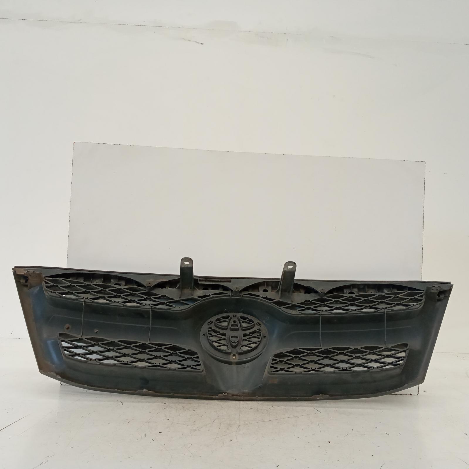 View Auto part Grille Toyota Hilux 2006