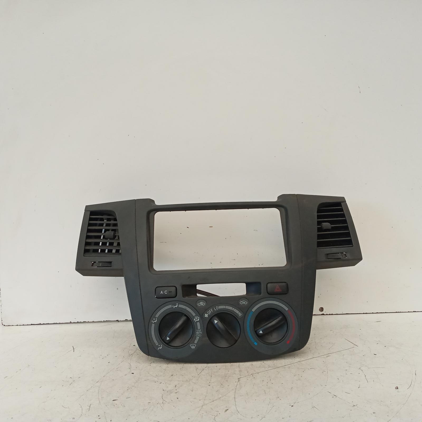 View Auto part Heater/Ac Controls Toyota Hilux 2006