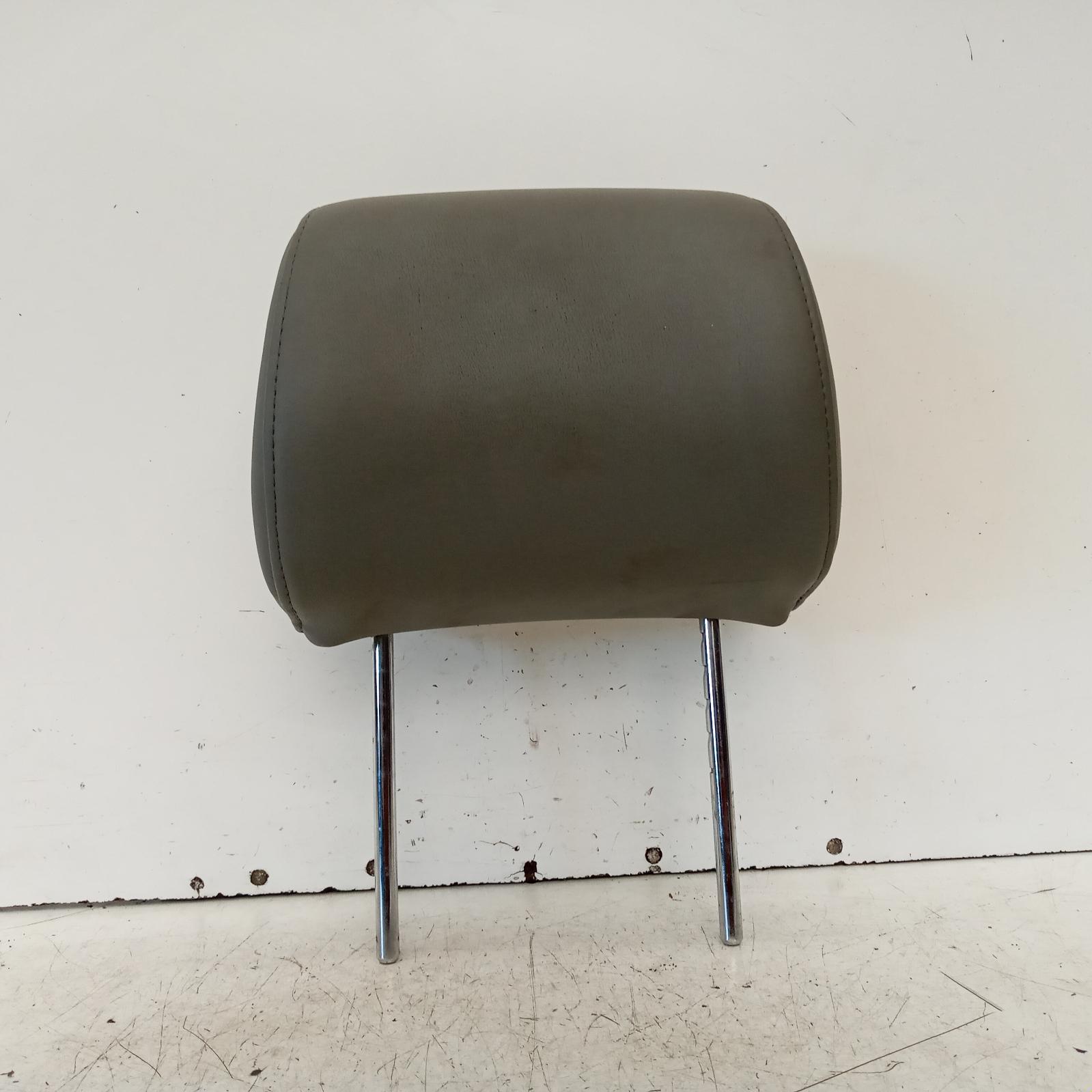 2006 Toyota Hilux Headrest View Auto part Headrest Toyota Hilux 2006