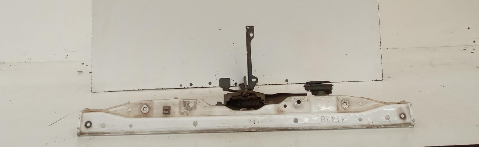 View Auto part Bonnet Lock/Support Toyota Hilux 2006