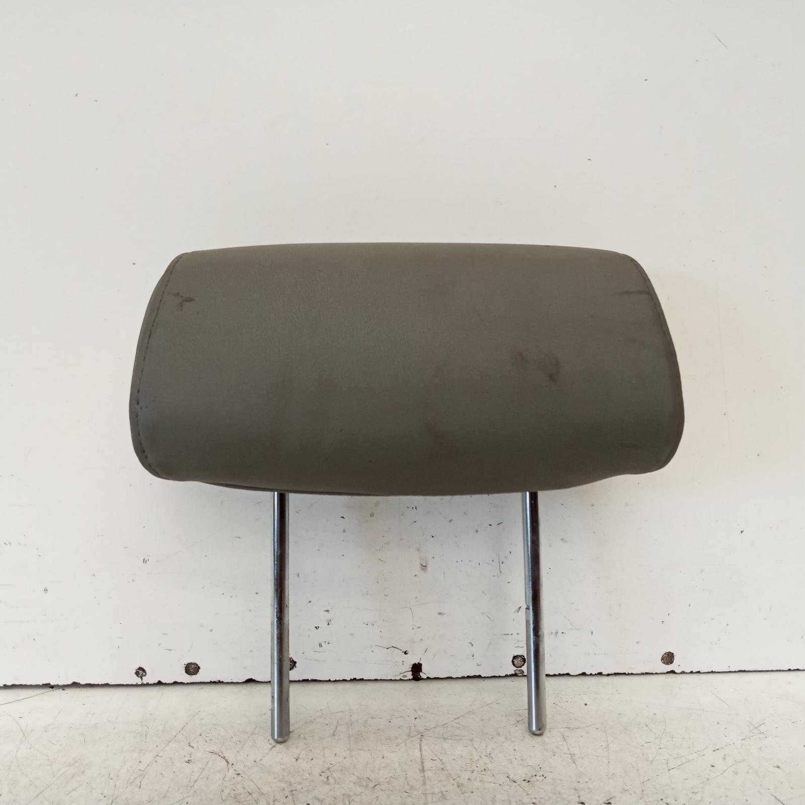 2006 Toyota Hilux Headrest View Auto part Headrest Toyota Hilux 2006