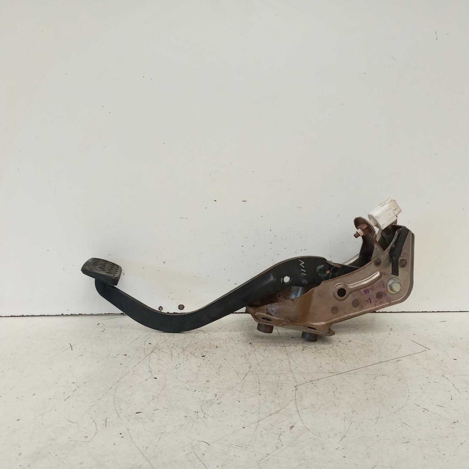 View Auto part Pedal Assembly Toyota Hilux 2006