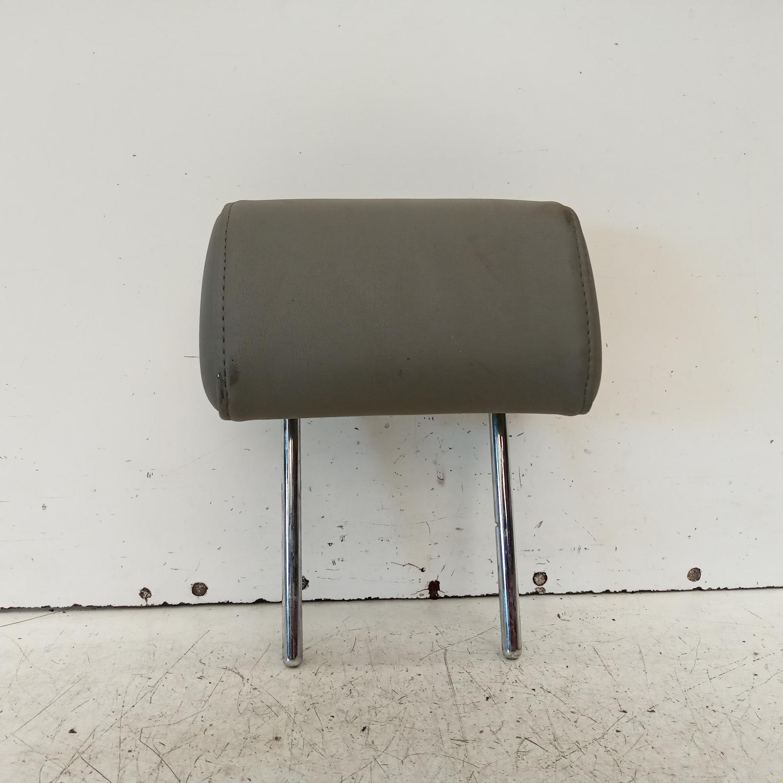 View Auto part Headrest Toyota Hilux 2006