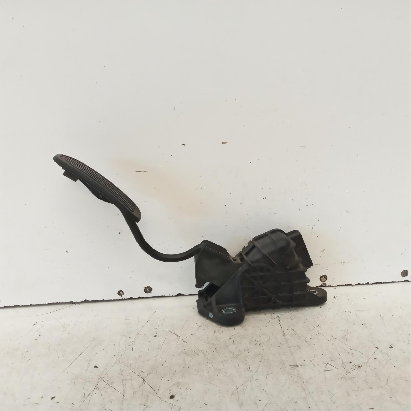 2006 Toyota Hilux Pedal Assembly View Auto part Pedal Assembly Toyota Hilux 2006