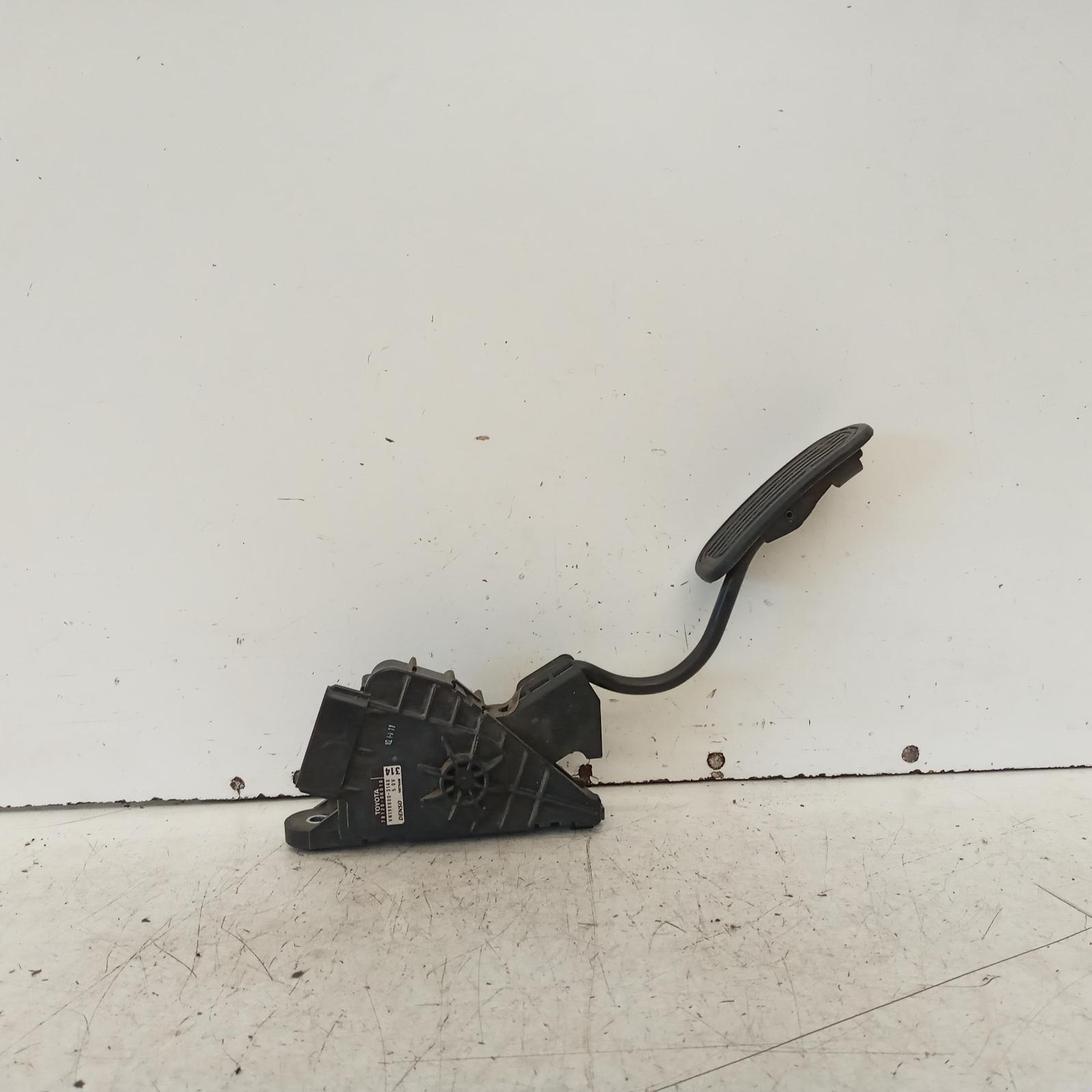 2006 Toyota Hilux Pedal Assembly View Auto part Pedal Assembly Toyota Hilux 2006