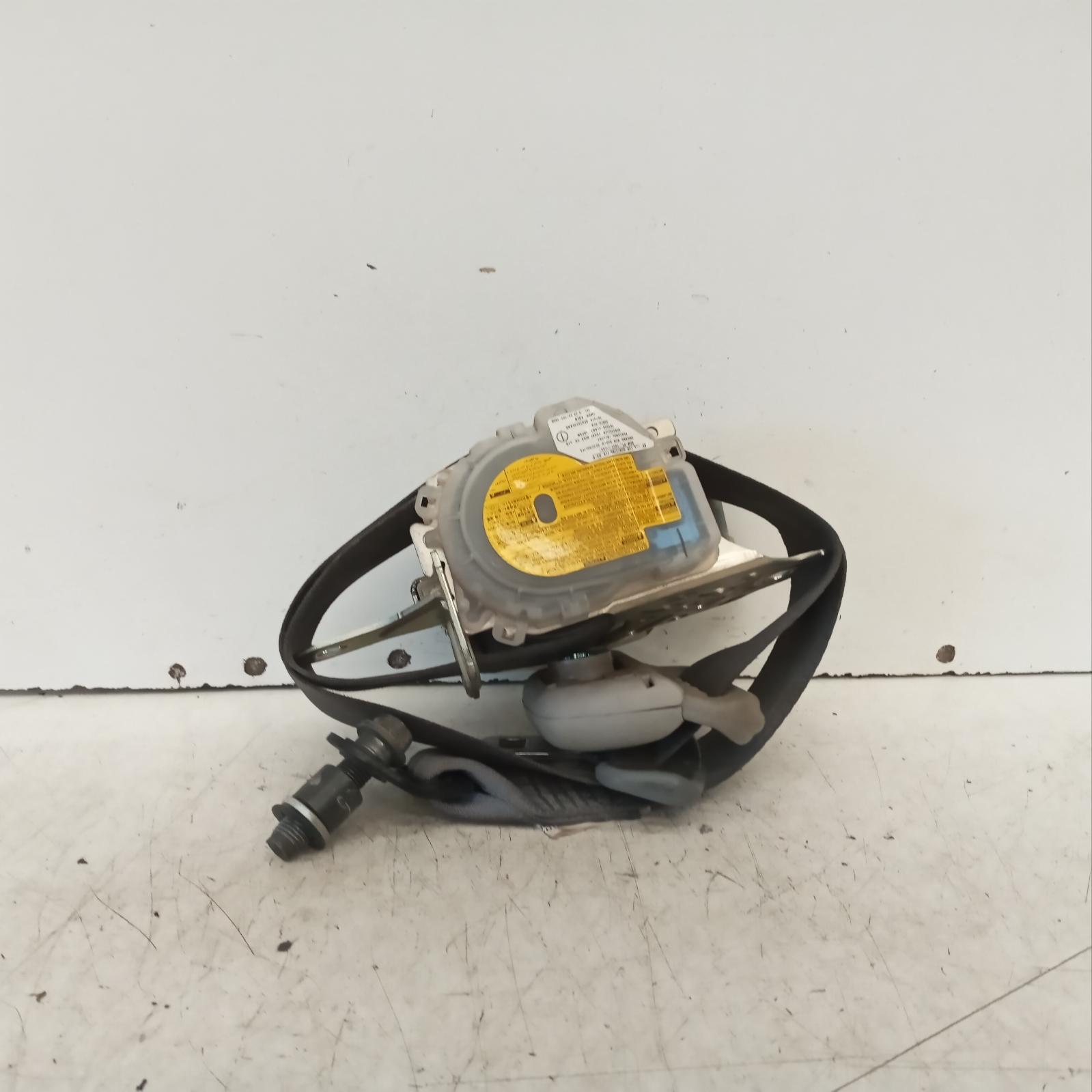 View Auto part Seatbelt/Stalk Toyota Hilux 2006