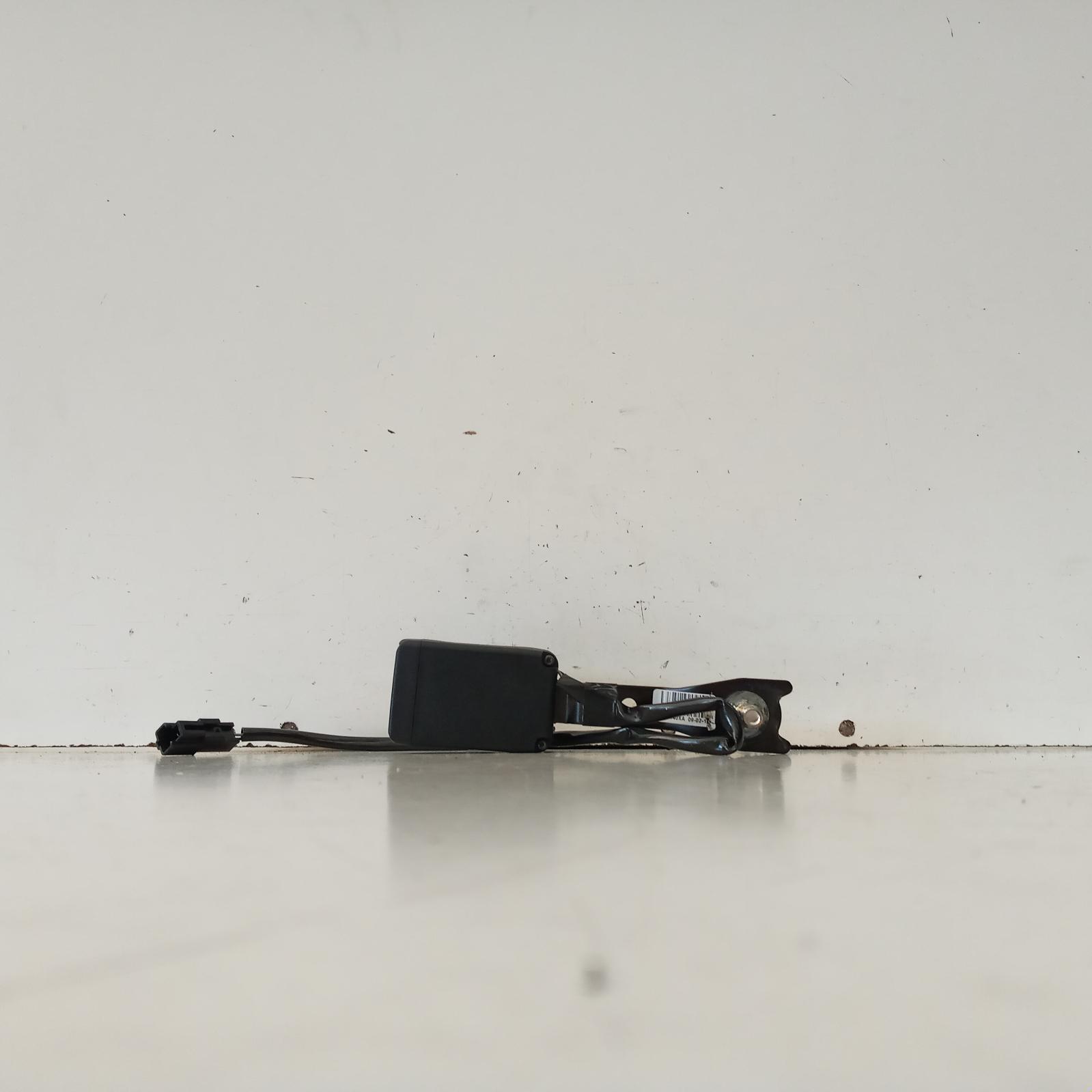 View Auto part Seatbelt/Stalk Mitsubishi Mirage 2016