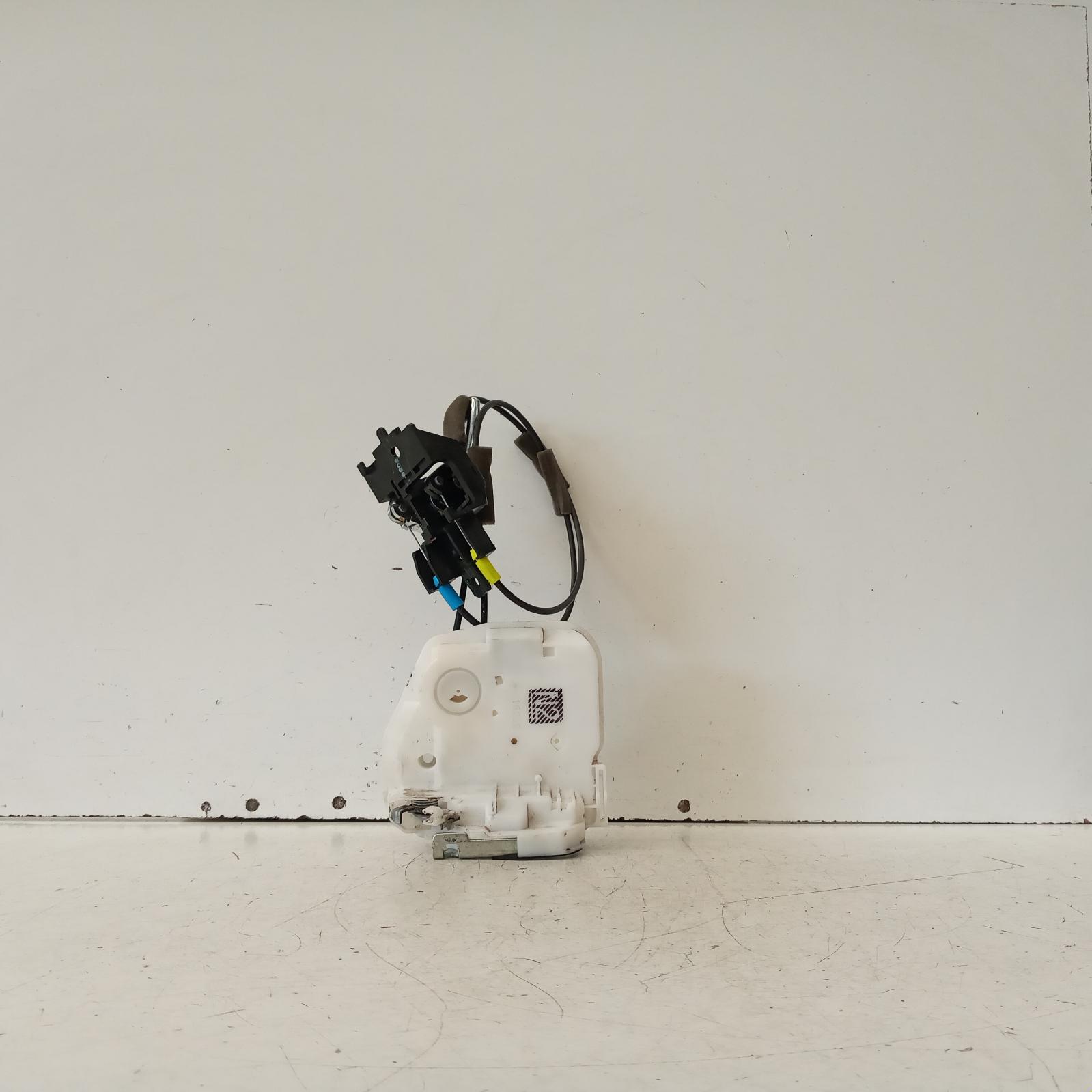 View Auto part Door/Boot/Gate Lock Mitsubishi Mirage 2016