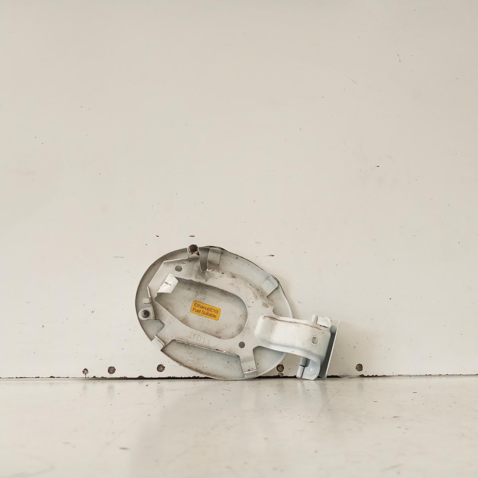 View Auto part Fuel Door / Filler Mazda Cx9 2015