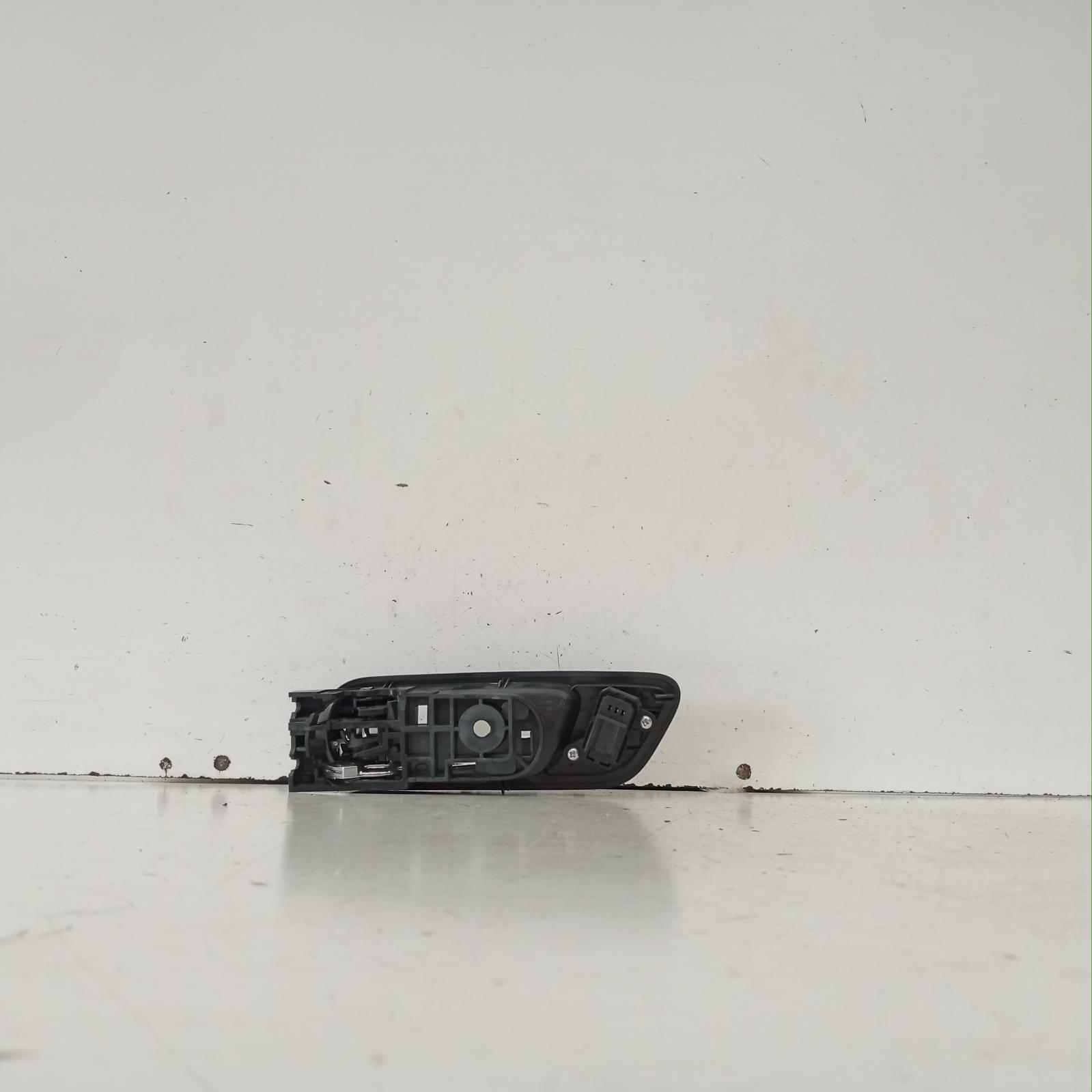 View Auto part Door Handle Mazda Cx9 2015