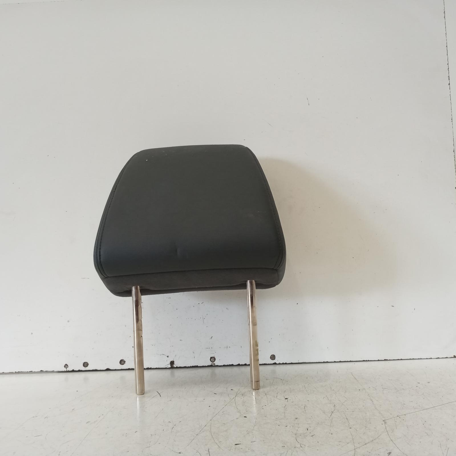 View Auto part Headrest Mazda Cx9 2015