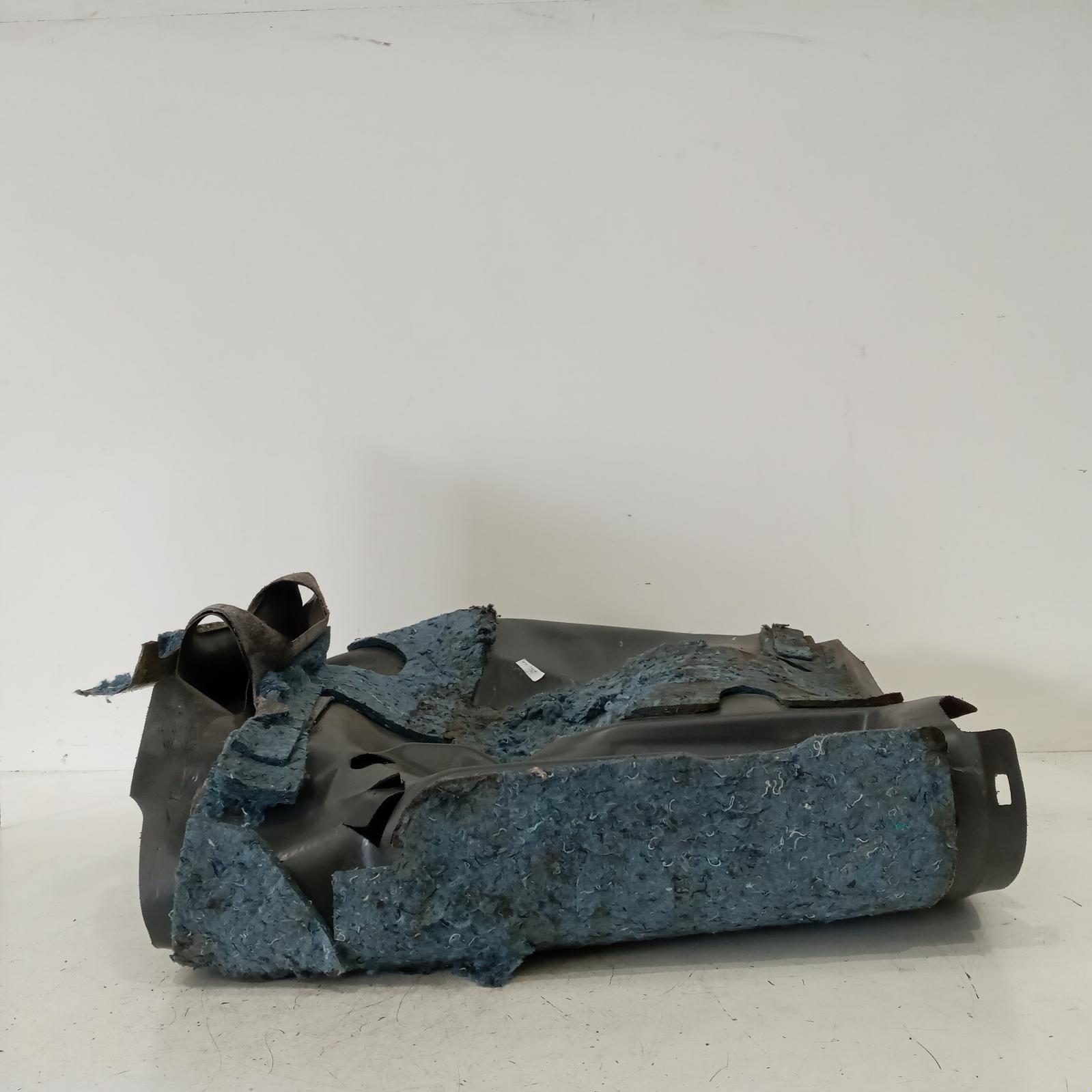 View Auto part Carpet Toyota Hilux 2006