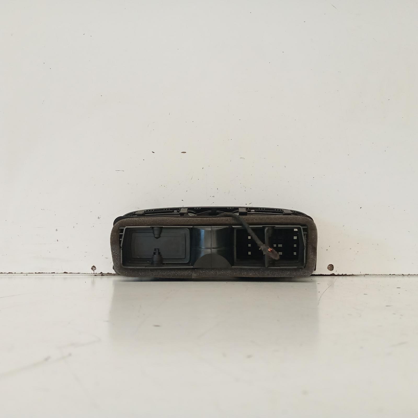 View Auto part Misc Switch/Relay Volkswagen Golf 2010