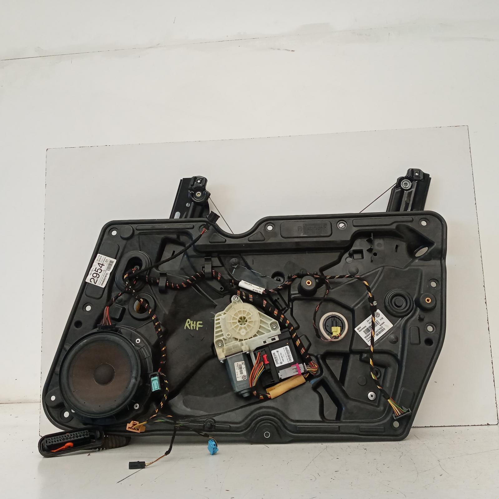 View Auto part Left Front Window Reg/Motor Volkswagen Golf 2010