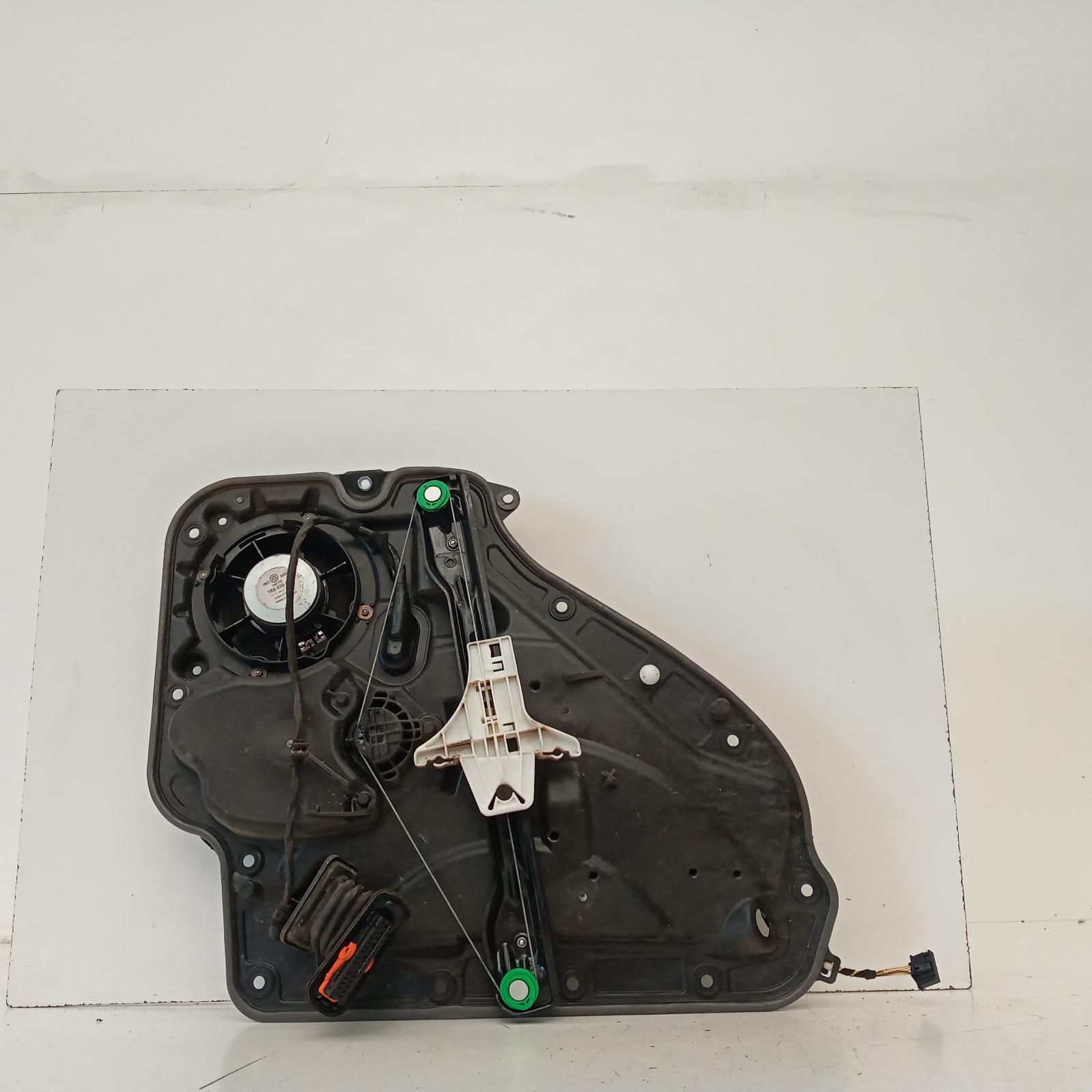 View Auto part Right Rear Wnd Reg/Motor Volkswagen Golf 2010