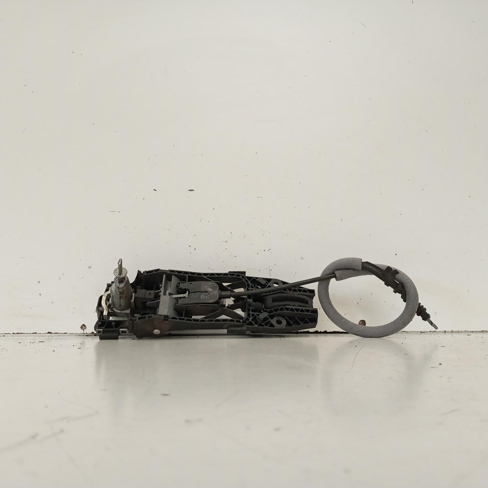 View Auto part Door Handle Volkswagen Golf 2010