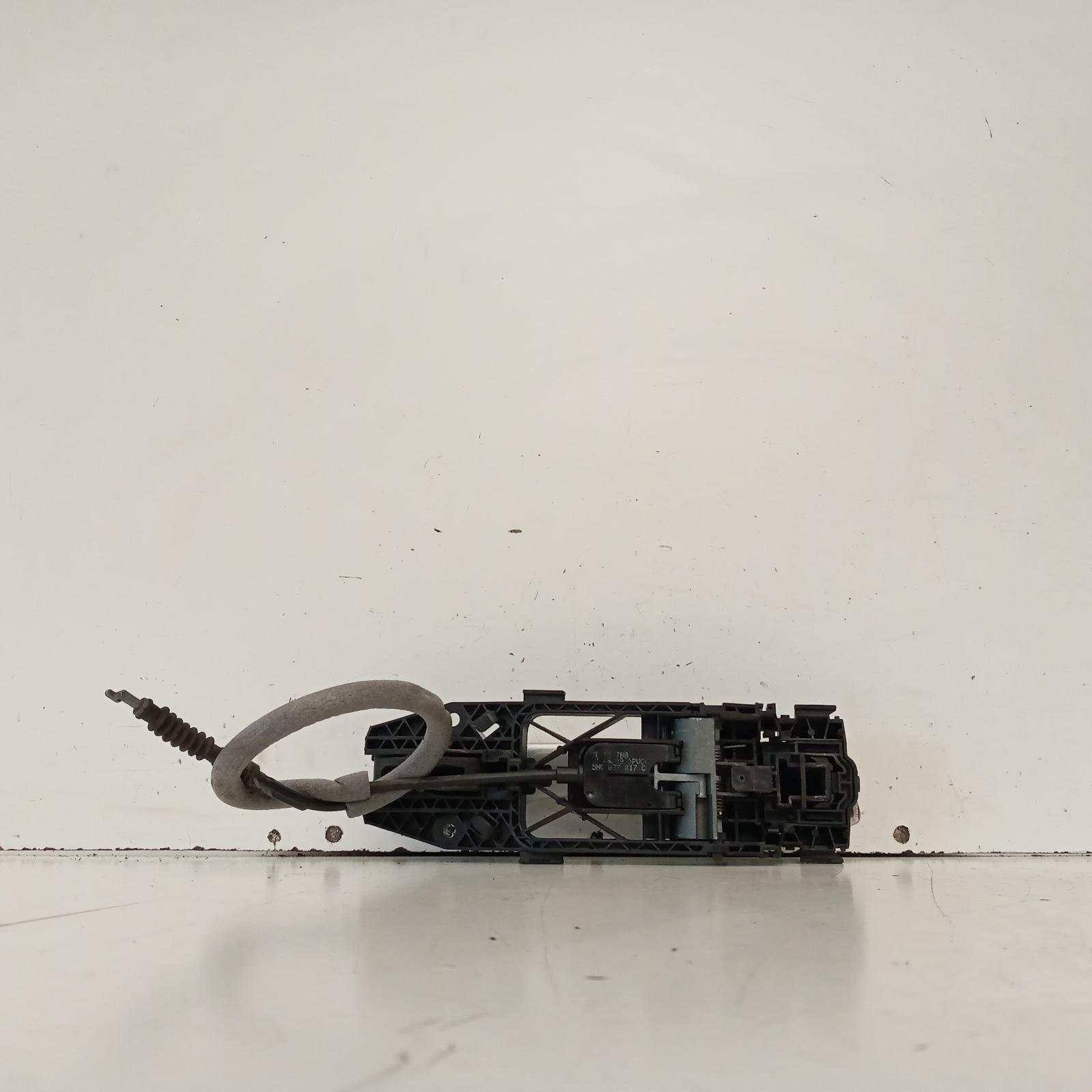 View Auto part Door Handle Volkswagen Golf 2010