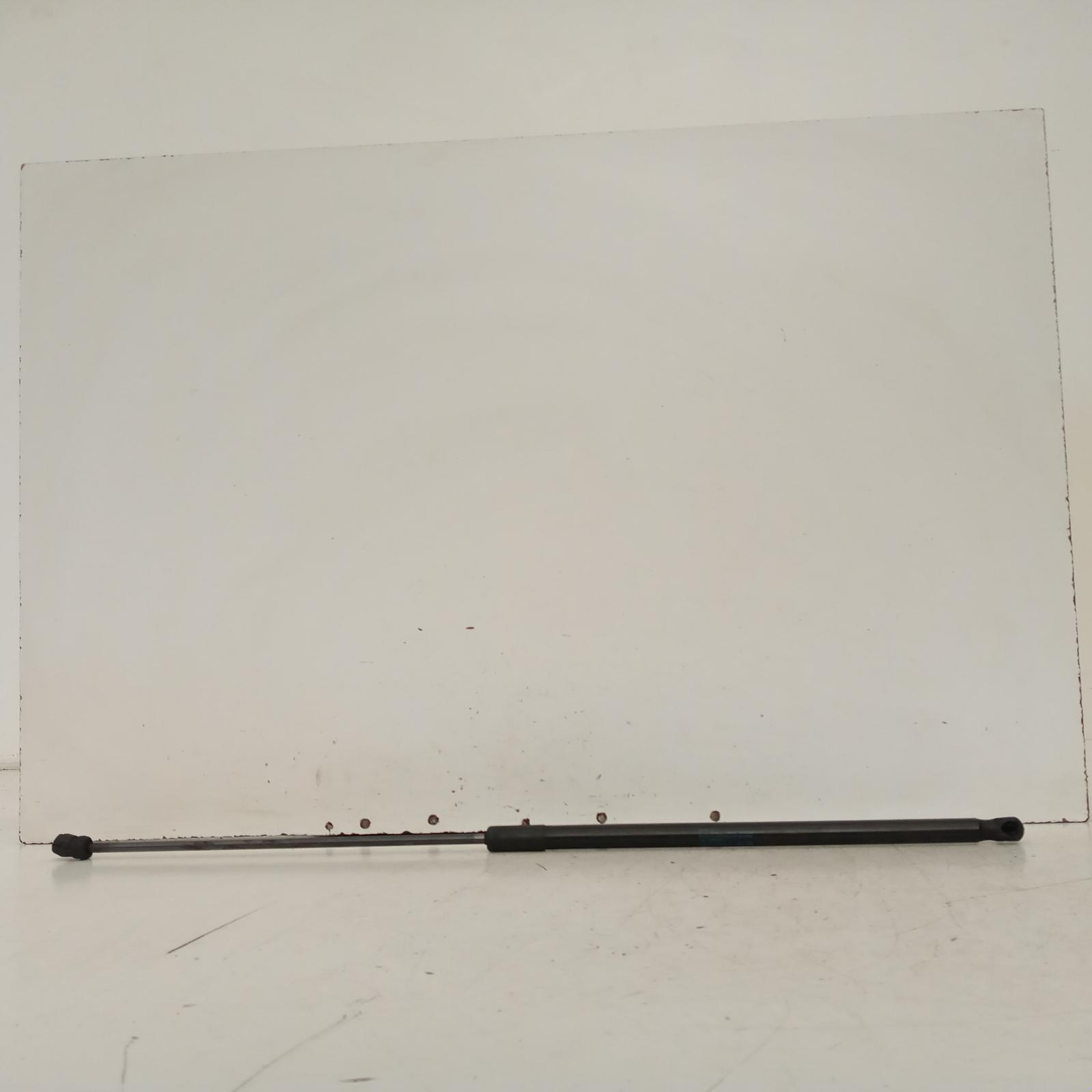 View Auto part Bonnet Hinge/Strut Volkswagen Golf 2010