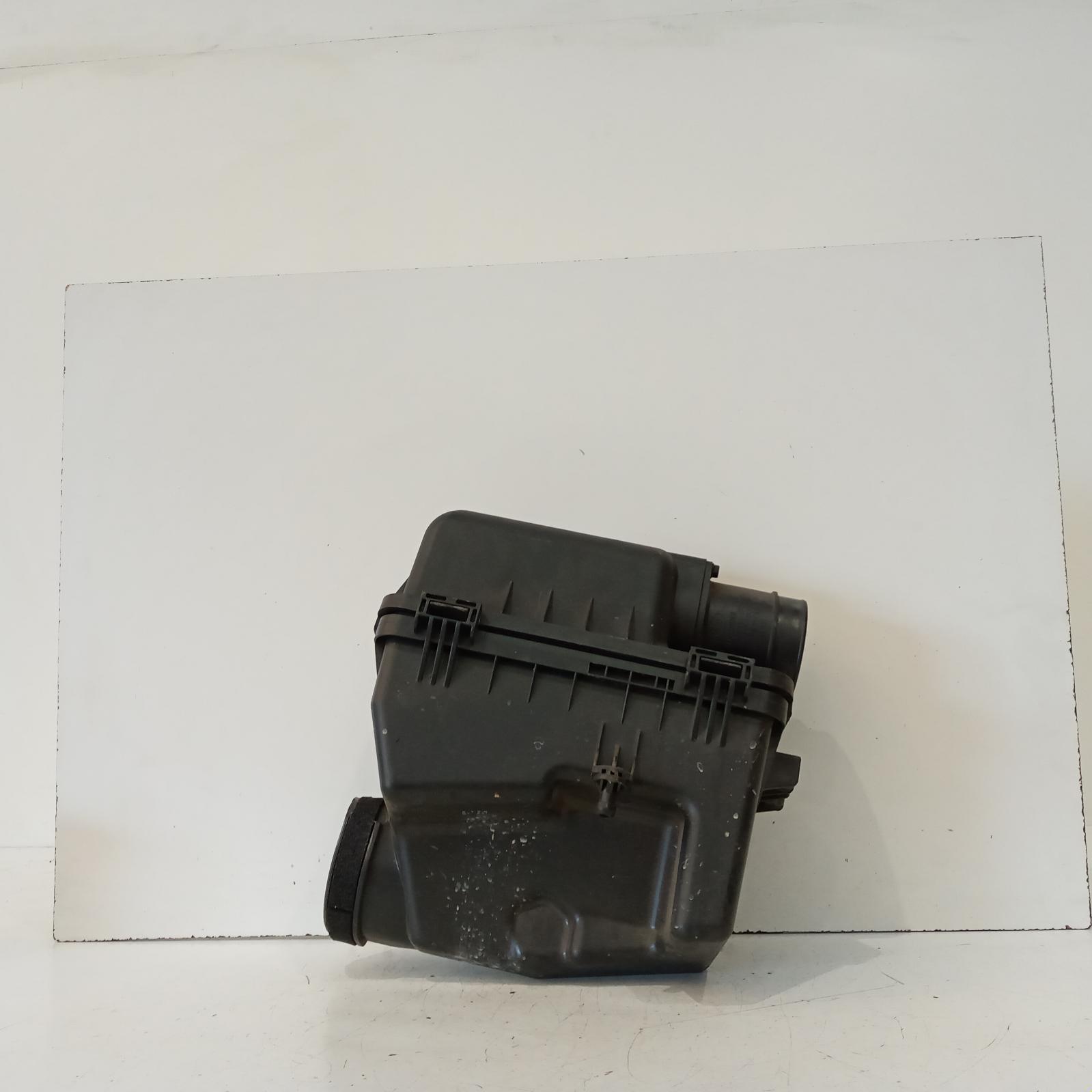 View Auto part Air Cleaner/Box Kia Carnival/grand Carnival 2014
