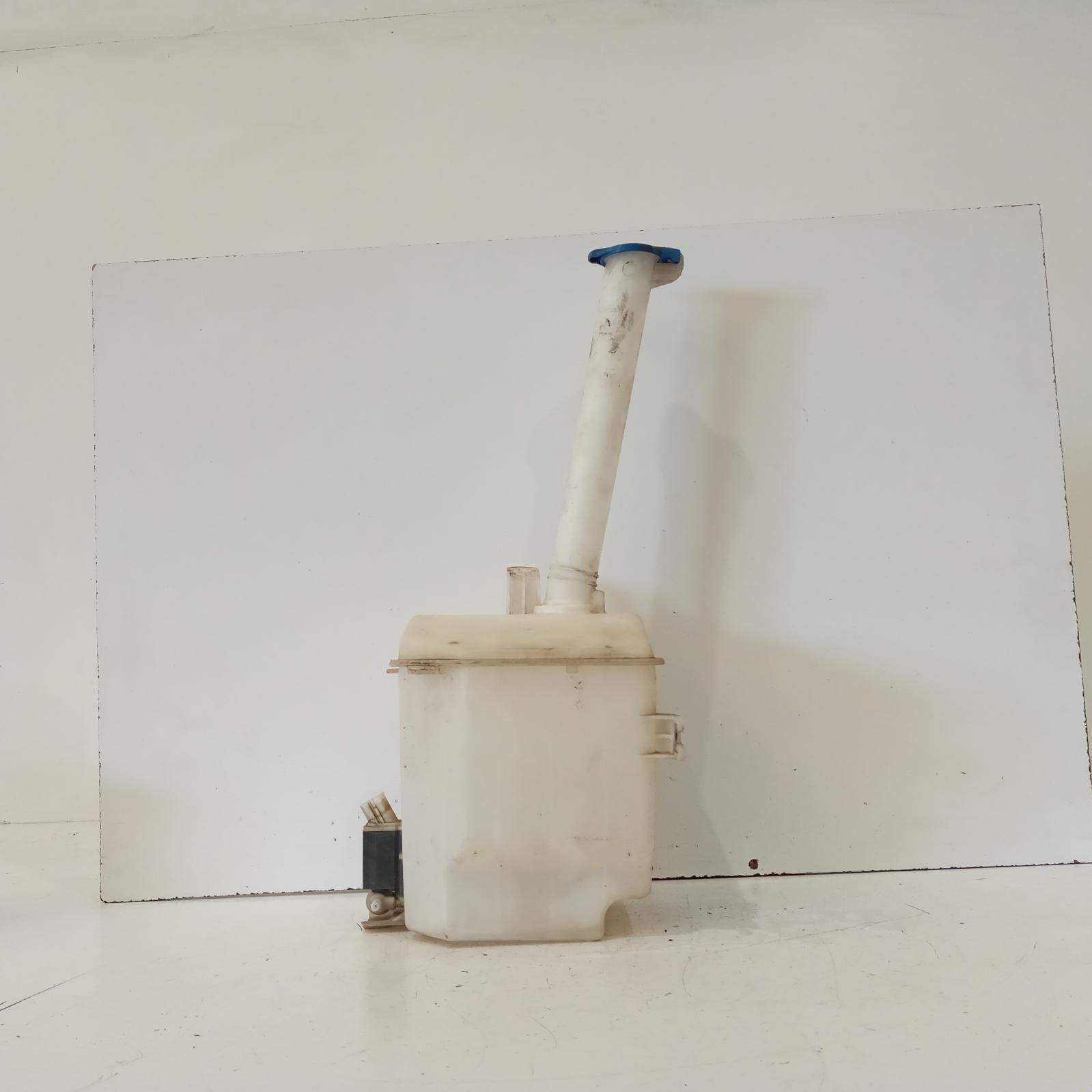 View Auto part Washer Bottle Kia Carnival/grand Carnival 2014