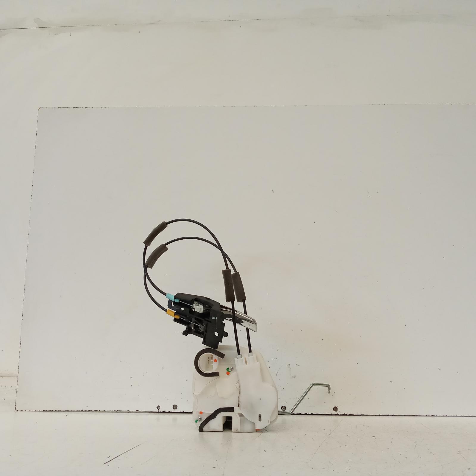 View Auto part Door/Boot/Gate Lock Mitsubishi Triton 2018