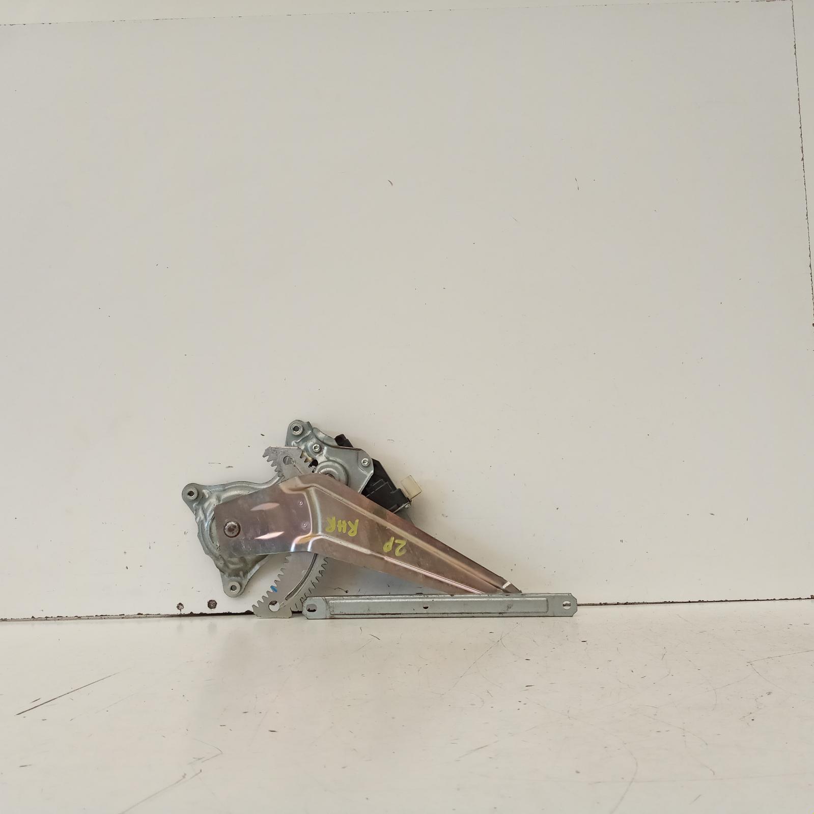 2018 Mitsubishi Triton Right Rear Wnd Reg/Motor View Auto part Right Rear Wnd Reg/Motor Mitsubishi Triton 2018