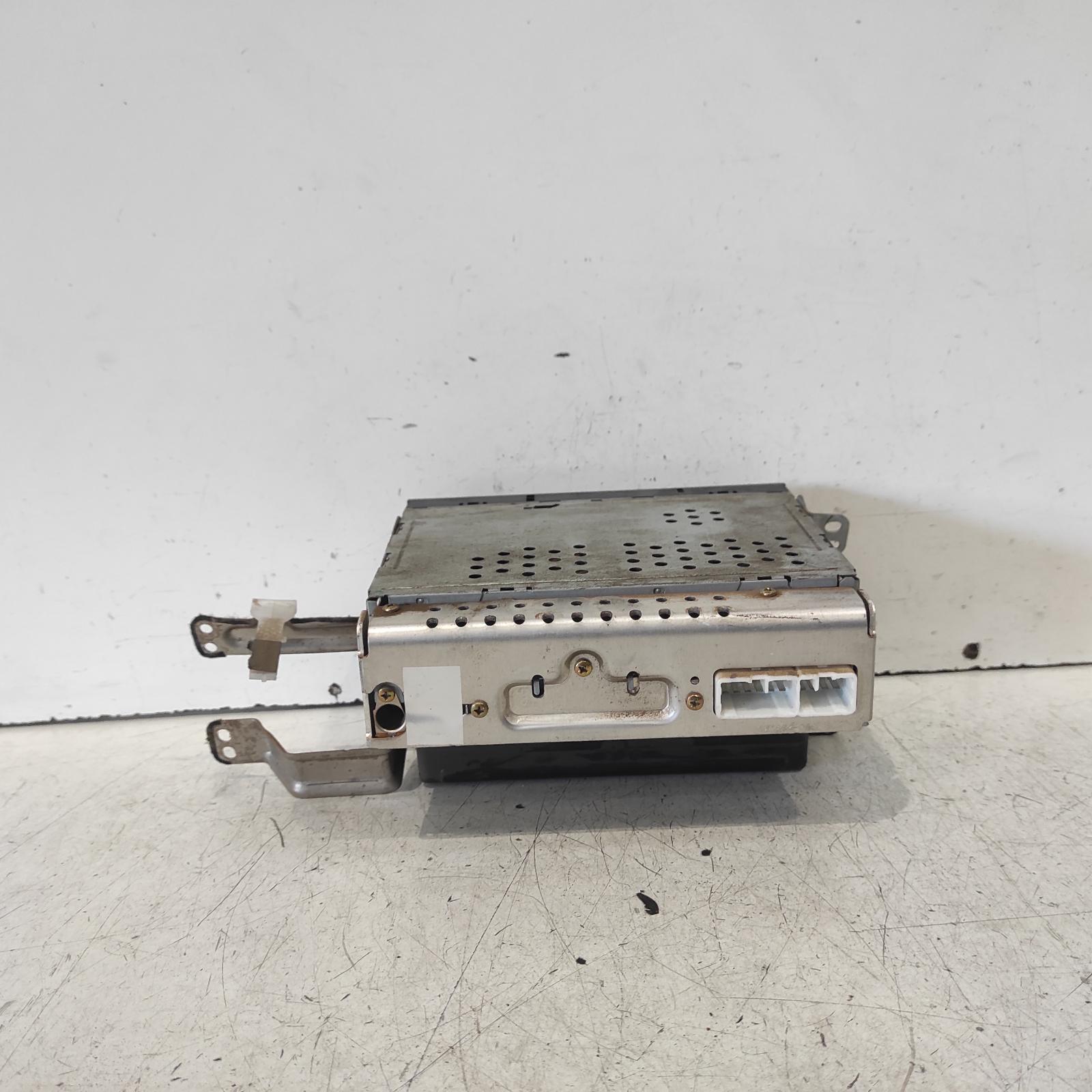 View Auto part Radio/Cd/Dvd/Sat/Tv Toyota Hiace 2002