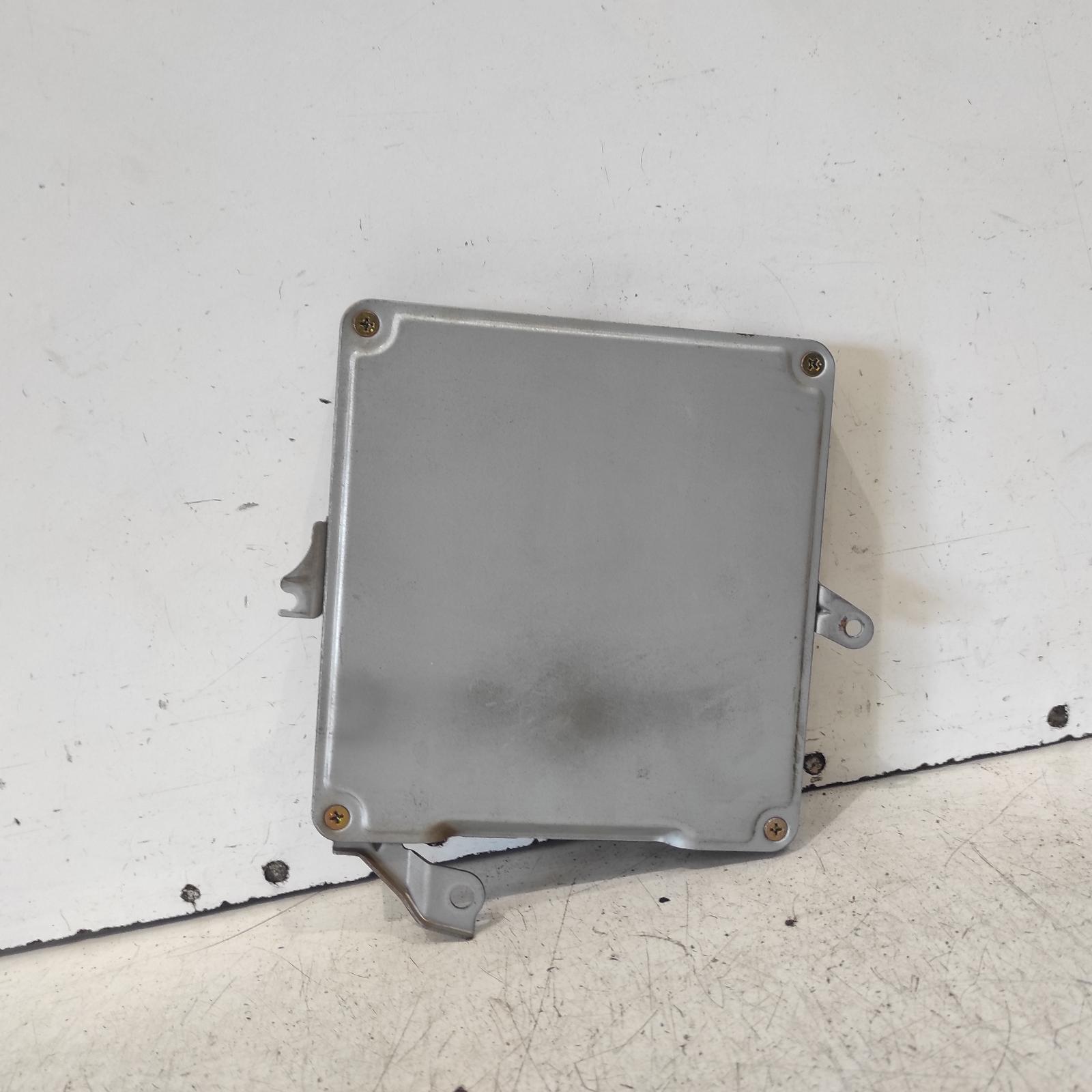 View Auto part Ecu Toyota Hiace 2002