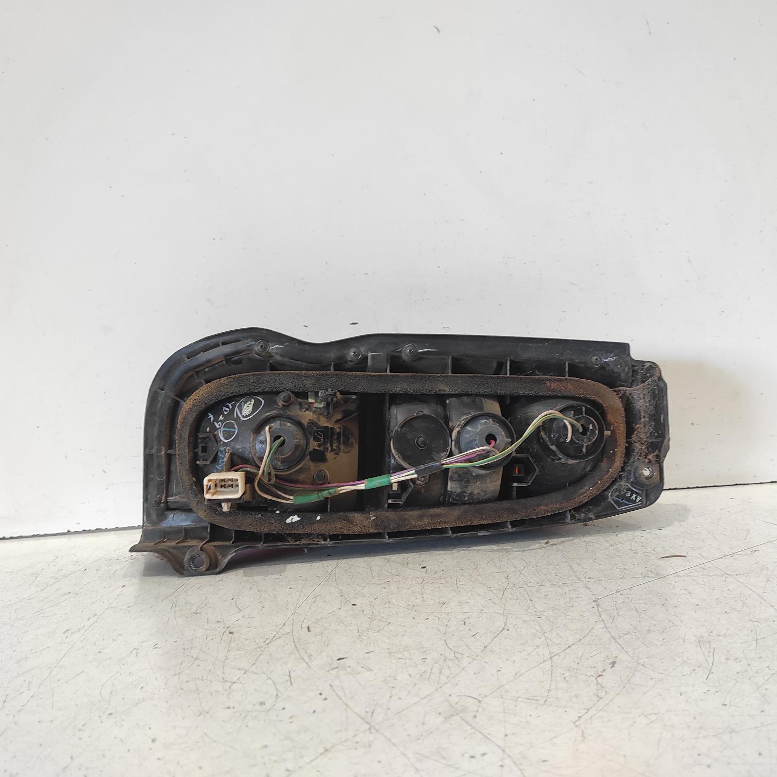 View Auto part Right Taillight Toyota Hiace 2002