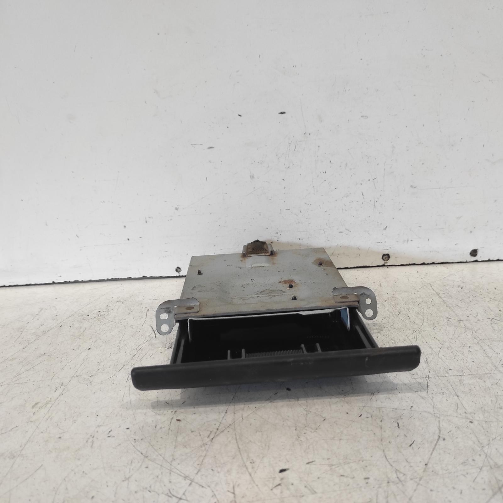 View Auto part Ashtray Toyota Hiace 2002