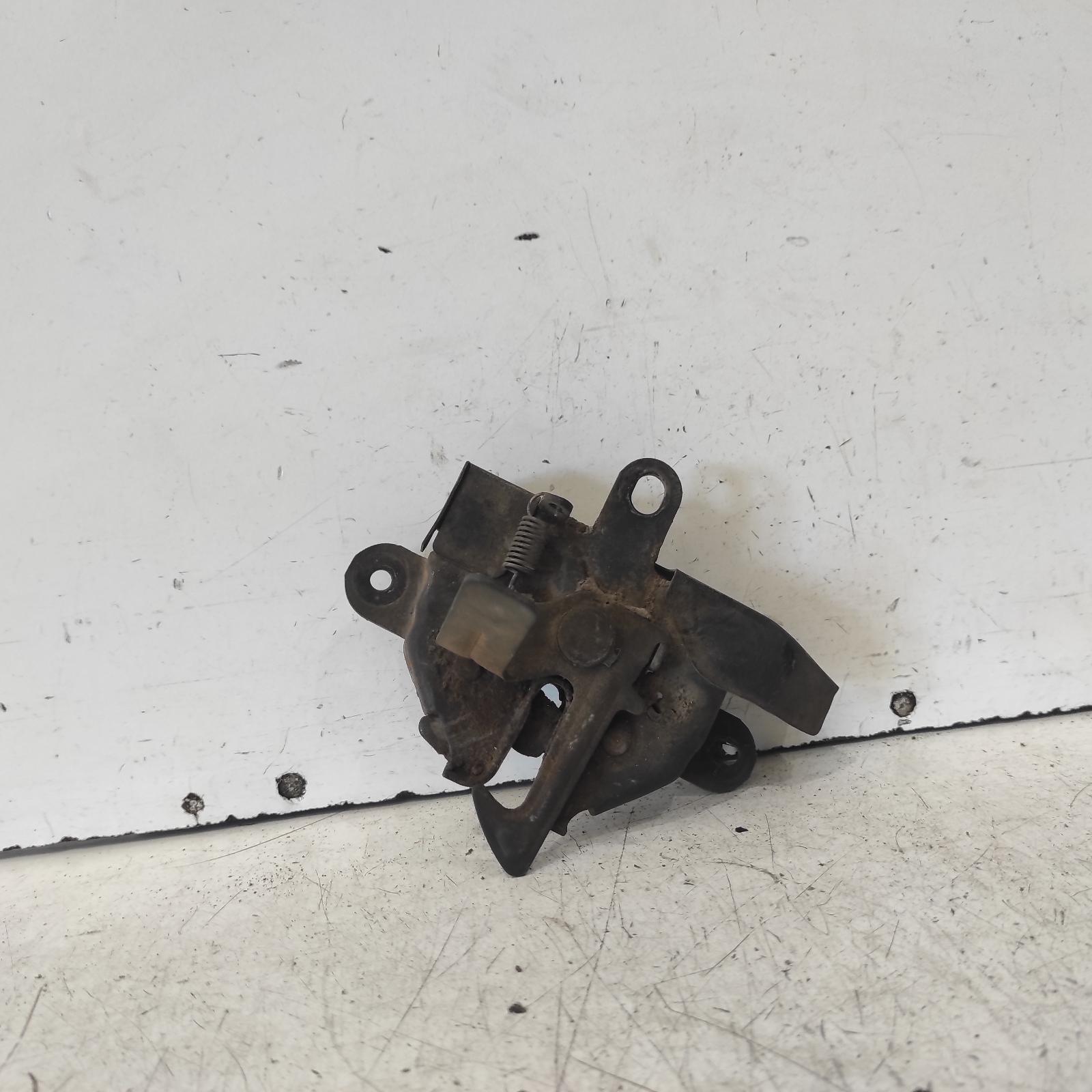 View Auto part Bonnet Lock/Support Toyota Hiace 2002