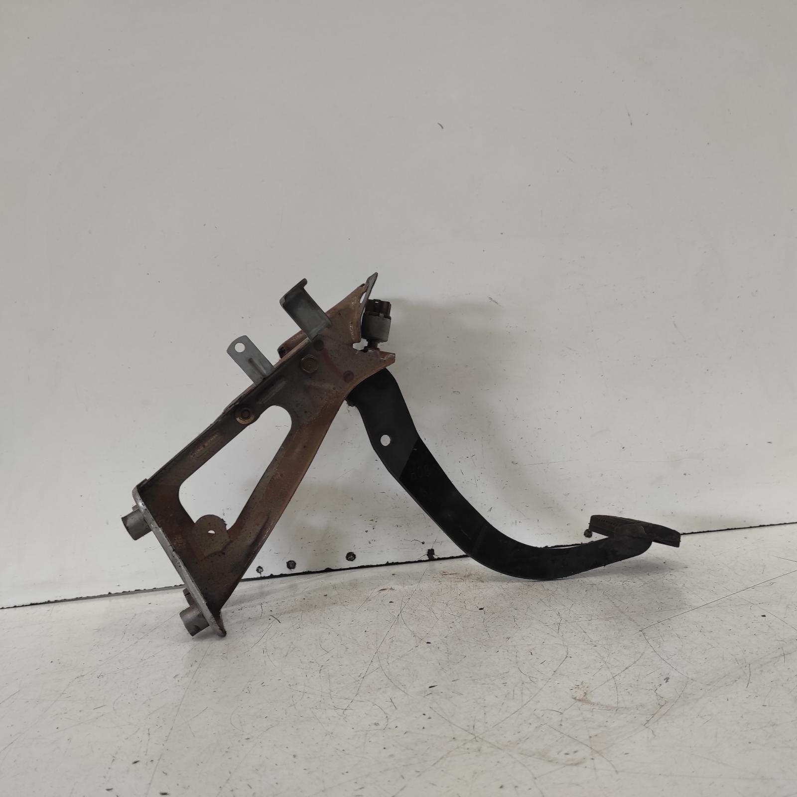 View Auto part Pedal Assembly Toyota Hiace 2002