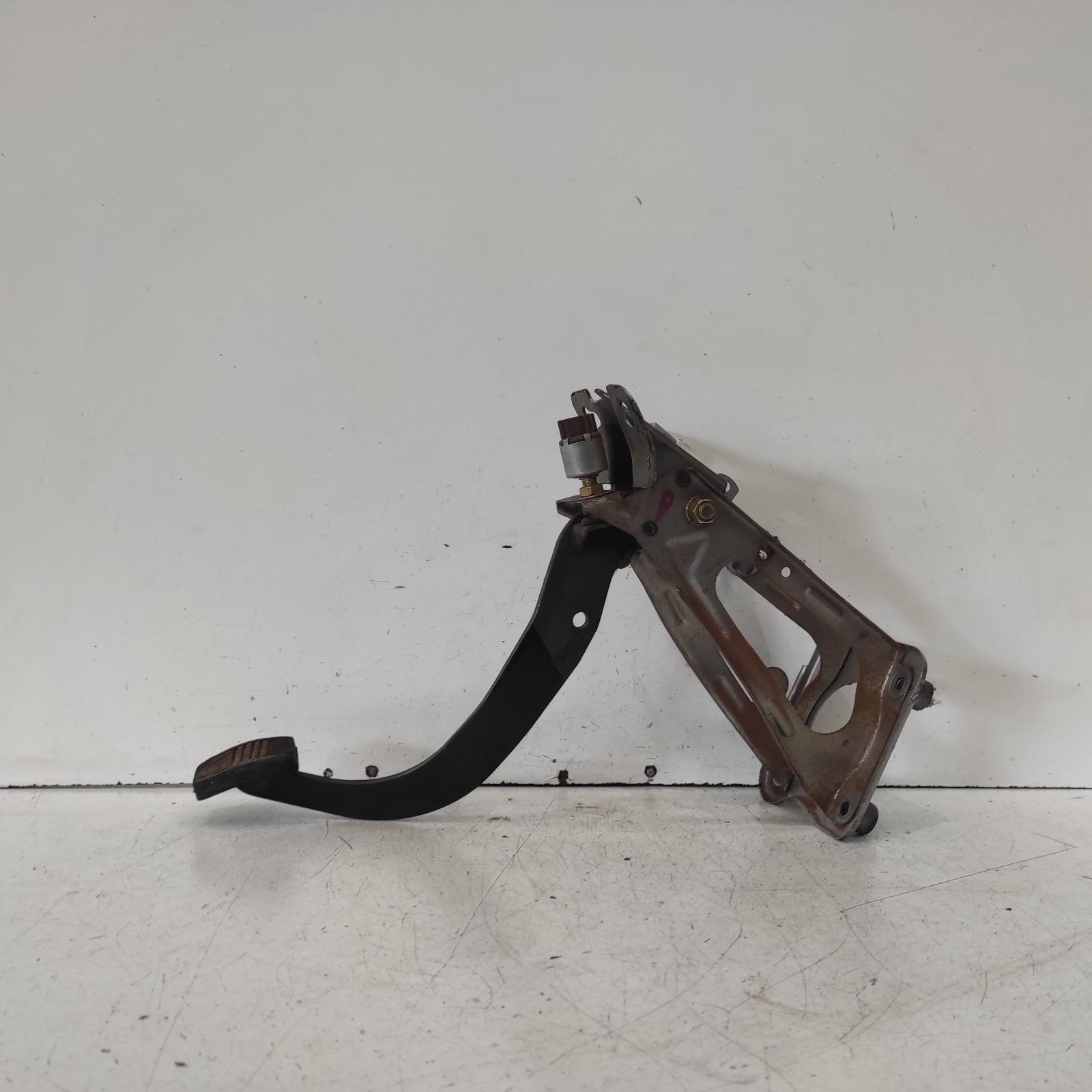 View Auto part Pedal Assembly Toyota Hiace 2002