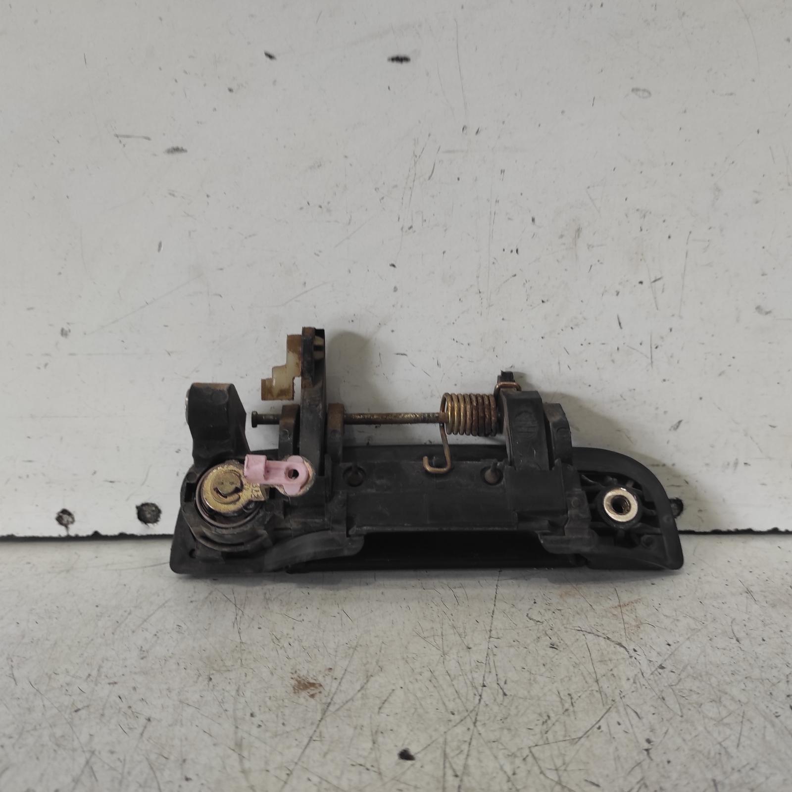 View Auto part Door Handle Toyota Hiace 2002