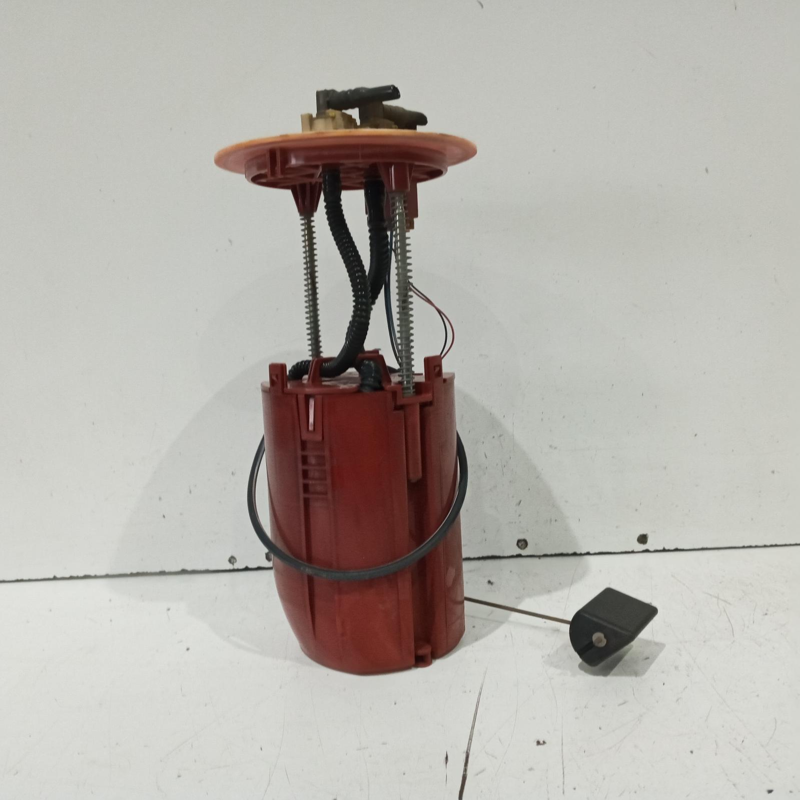 View Auto part Fuel Pump Toyota Hilux 2010