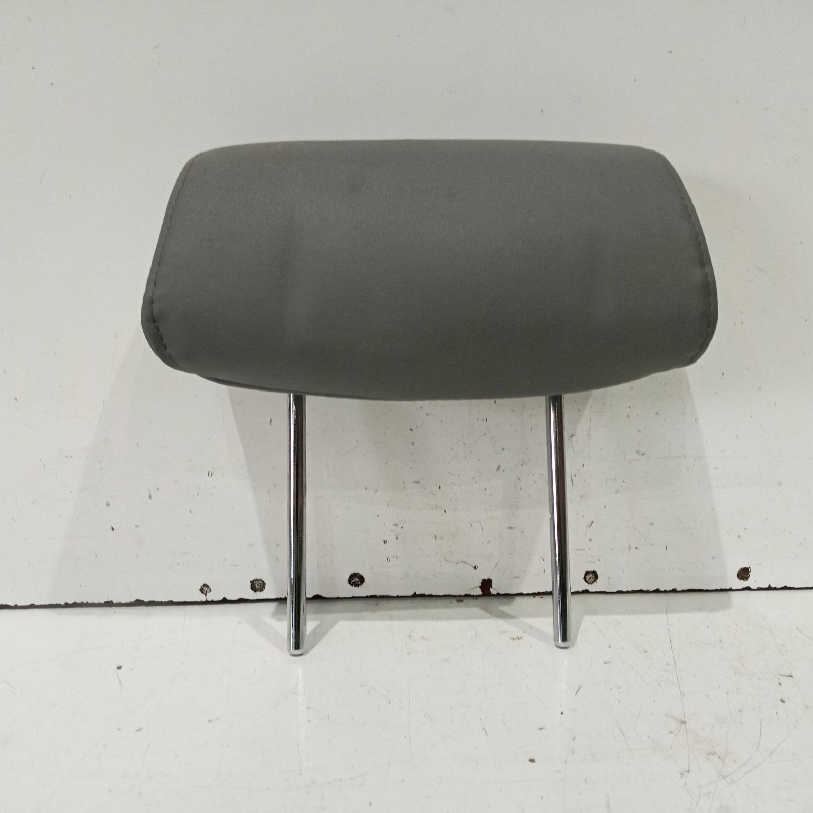 View Auto part Headrest Toyota Hilux 2010