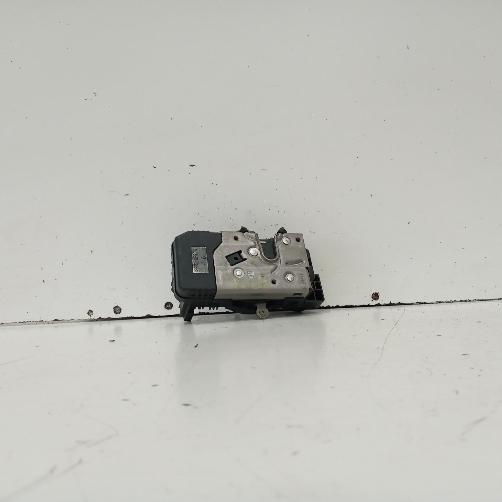 View Auto part Door/Boot/Gate Lock Mitsubishi Express 2022