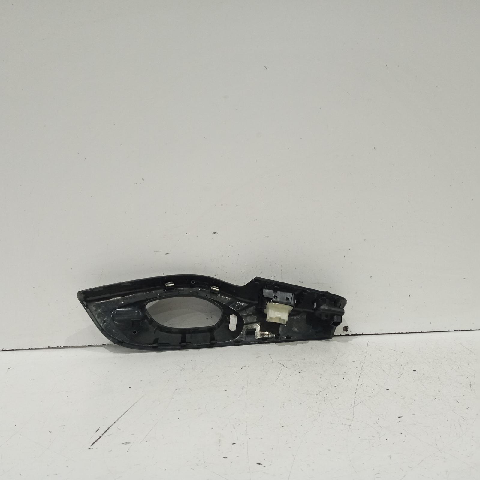 View Auto part Pwr Dr Wind Switch Mitsubishi Express 2022