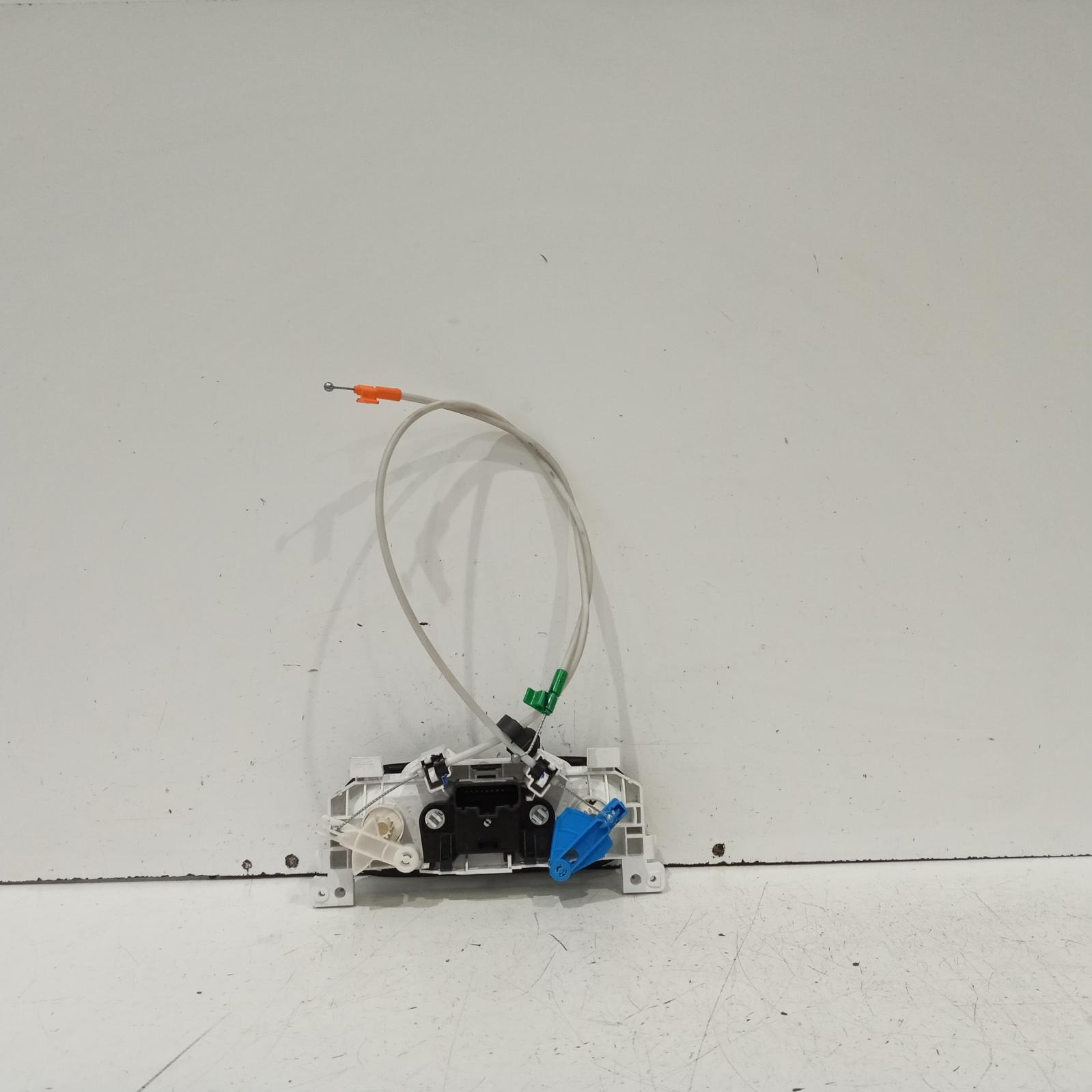 View Auto part Heater/Ac Controls Mitsubishi Express 2022