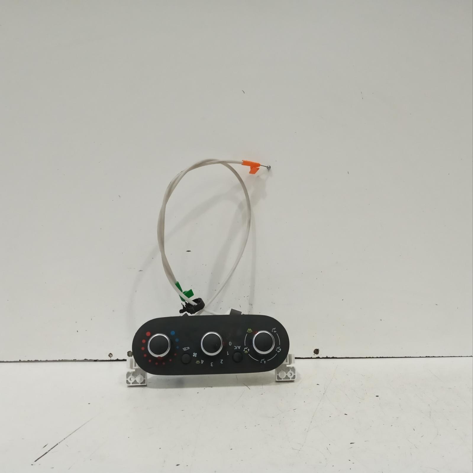 View Auto part Heater/Ac Controls Mitsubishi Express 2022