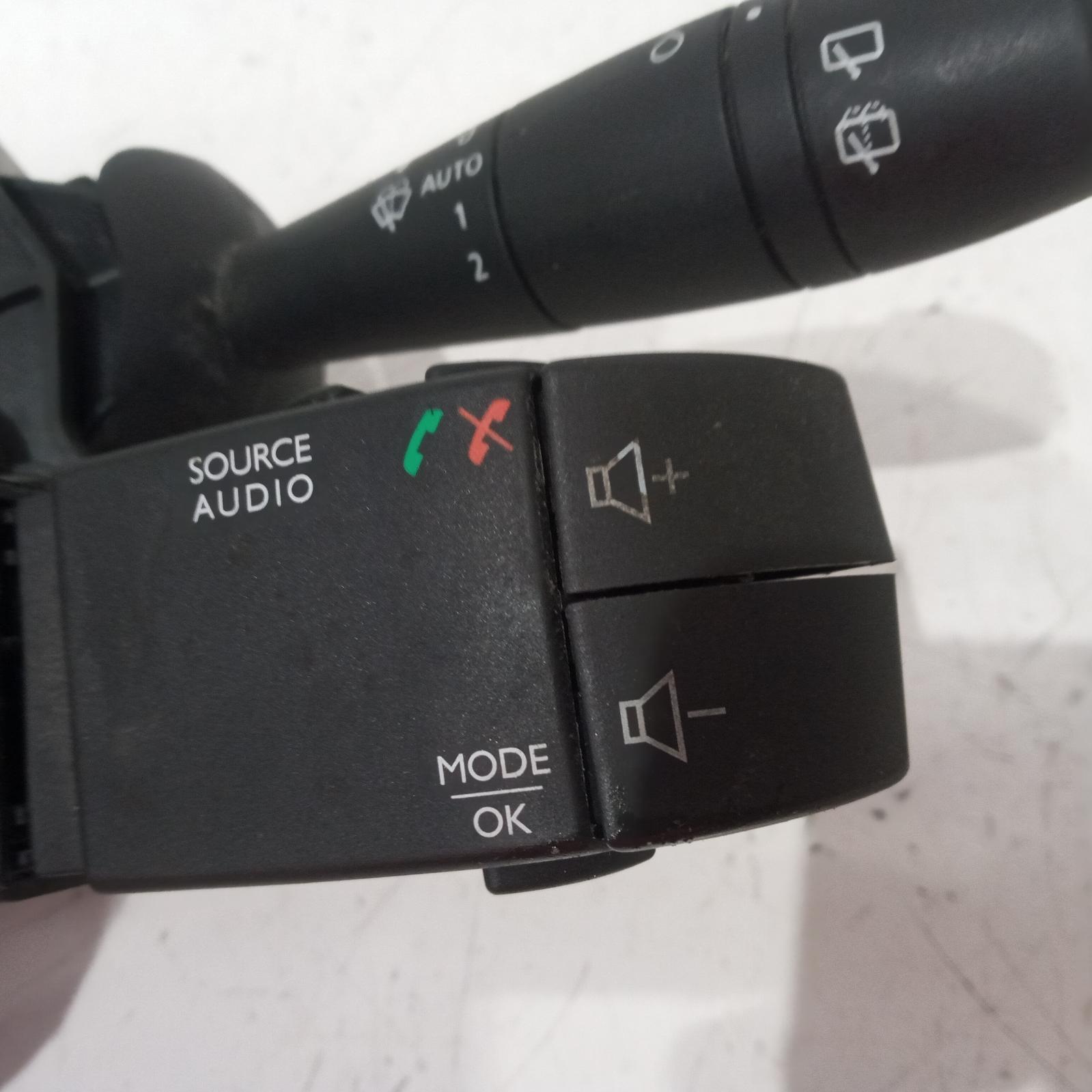 View Auto part Combination Switch Mitsubishi Express 2022