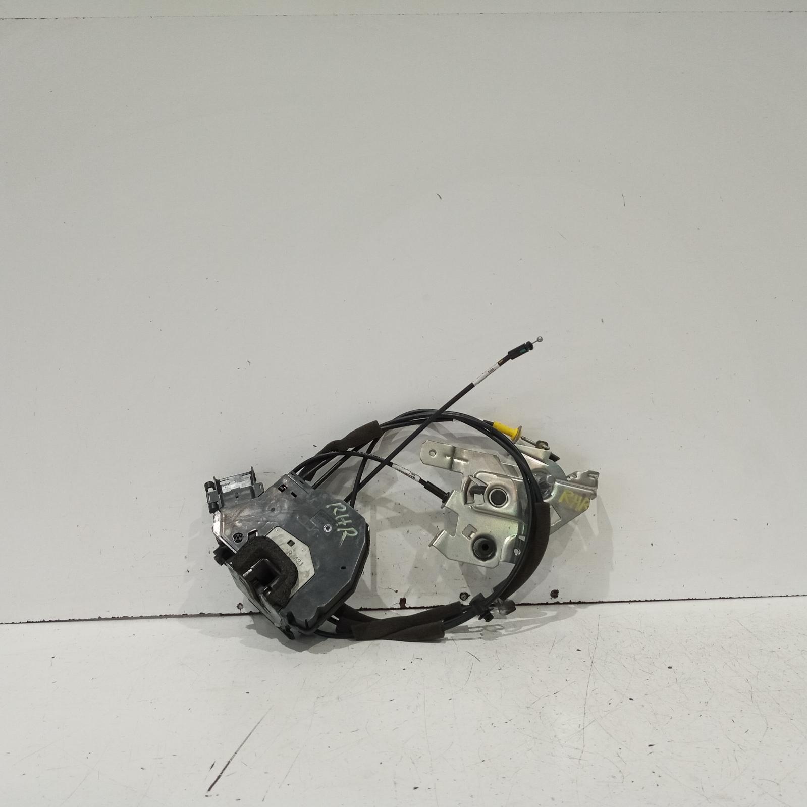 View Auto part Door/Boot/Gate Lock Mitsubishi Express 2022