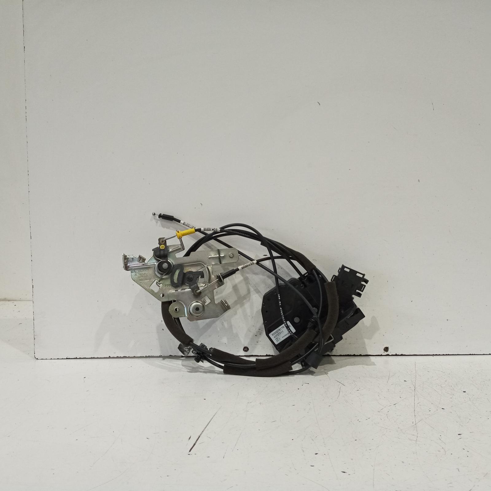 View Auto part Door/Boot/Gate Lock Mitsubishi Express 2022
