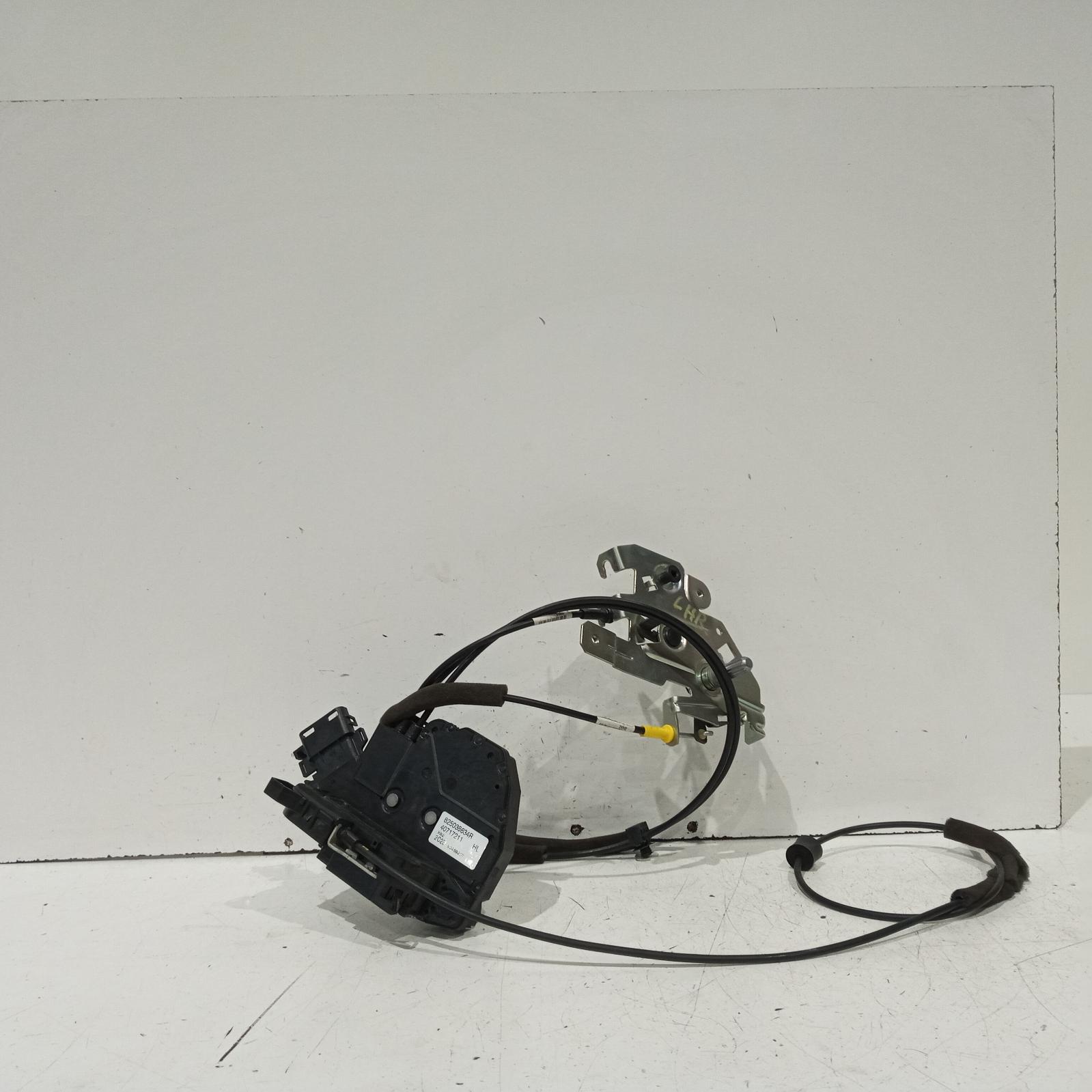 View Auto part Door/Boot/Gate Lock Mitsubishi Express 2022