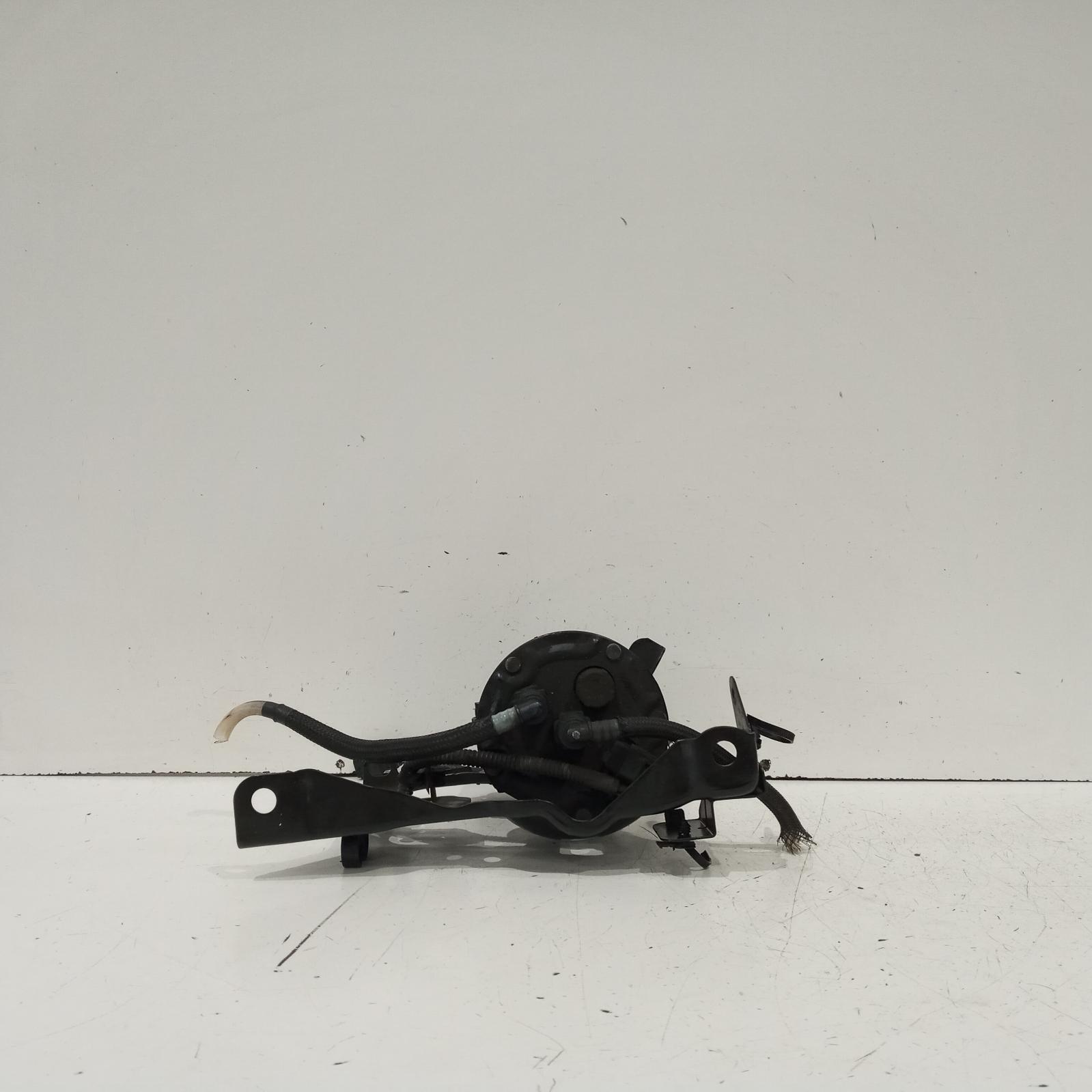 View Auto part Fuel Filter Housing Mitsubishi Express 2022