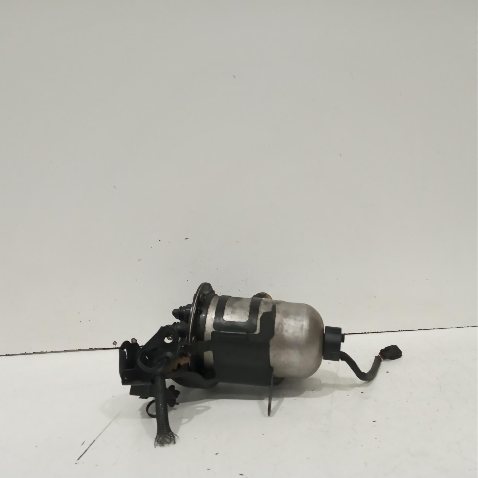 View Auto part Fuel Filter Housing Mitsubishi Express 2022