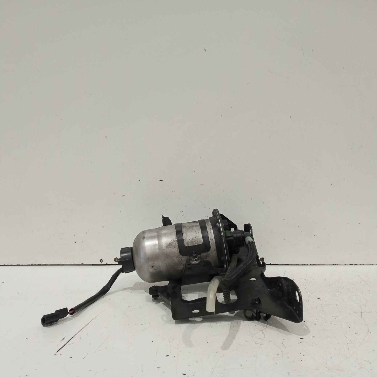 View Auto part Fuel Filter Housing Mitsubishi Express 2022