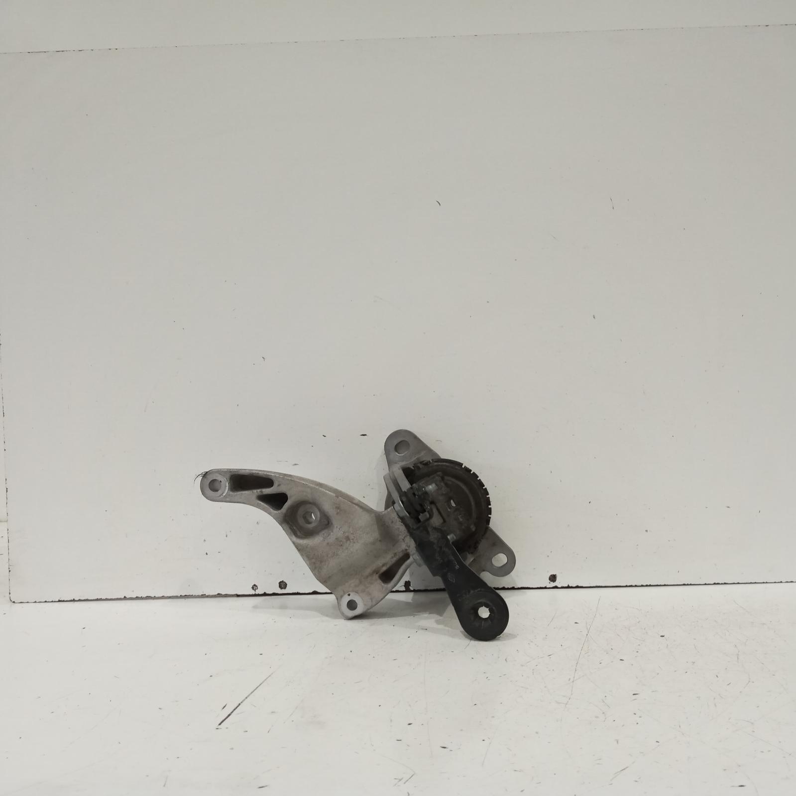 View Auto part Mount Mitsubishi Express 2022